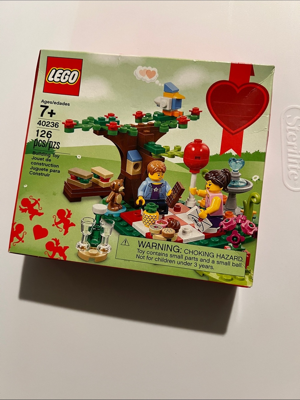 Lego 40236 Picnic Date Set - Green, Red, Brown and Blue